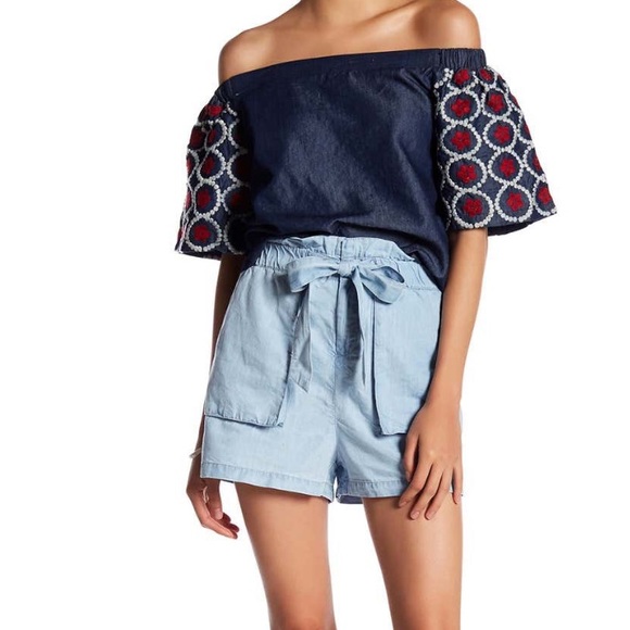 Romeo & Juliet Couture Pants - Romeo + Juliet Couture Ruffle Waist Chambray Short